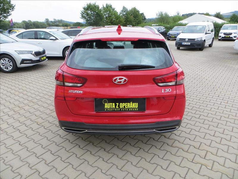 Hyundai i30 1,0 T-GDI 88kW Comfort ČR - fotka 6 z 25