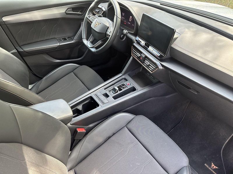 Cupra Formentor (2024) 1.5 TSI DSG - fotka 9 z 28