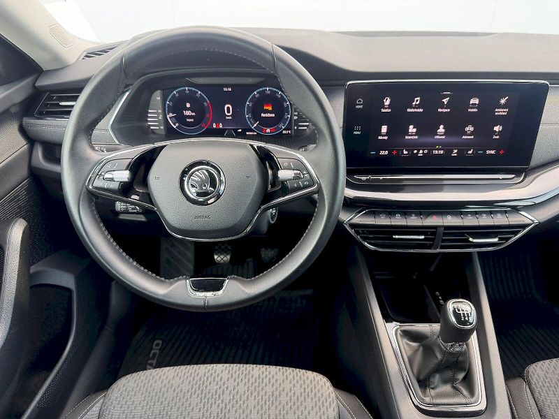 Škoda Octavia (2022) Combi 1.5 TSI 110kW Style Plus - fotka 8 z 35