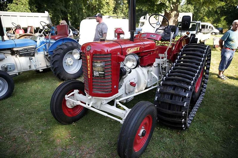 Legendární akce Veteranfest přilákal v letošní ročníku do Slavkova u Brna rekordní počet návštěvníků i vystavovatelů.