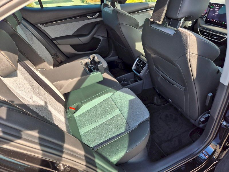 Škoda Octavia (2025) Top Selection 1.5TSi M-HEV 110 - fotka 17 z 32