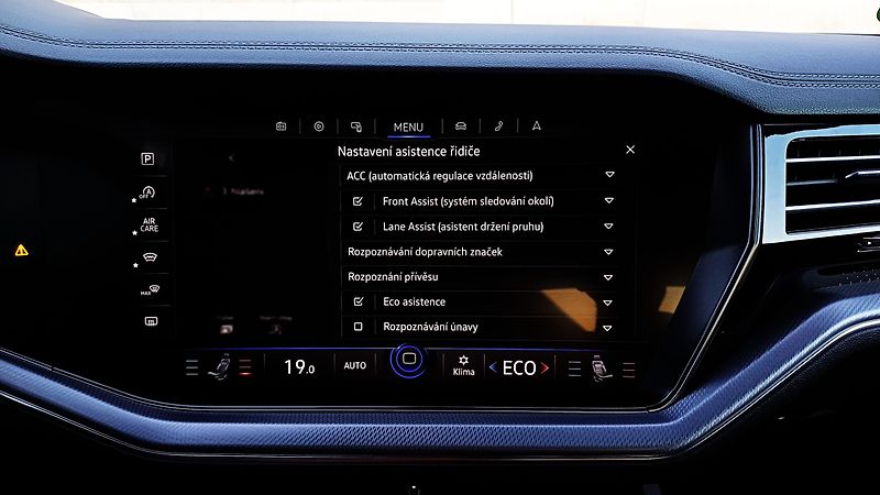 Volkswagen Touareg R-LINE 210kW-WEBASTO-HUD-TZ- - fotka 44 z 50