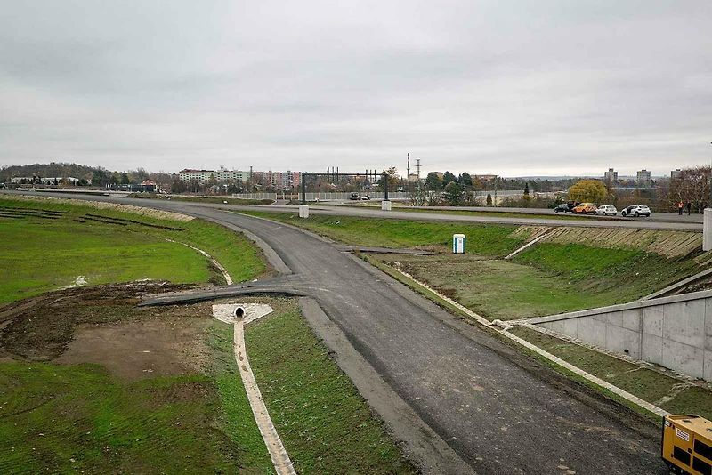 Fototermín v rámci ukázky postupu stavby dálnice D1 Říkovice–Přerov, 14. listopadu 2025, Přerov.