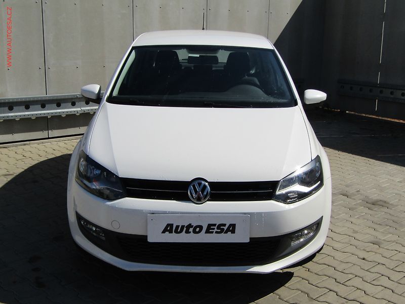 Volkswagen Polo (2014) 1.2 i, Comfortline - fotka 2 z 17