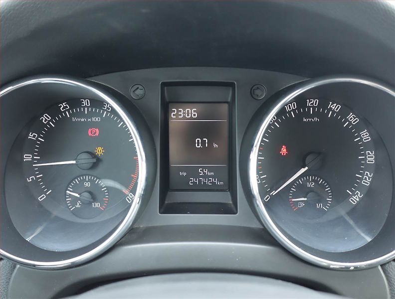 Škoda Yeti (2016) 2.0 TDI, 4X4, ČR,1.maj - fotka 11 z 17