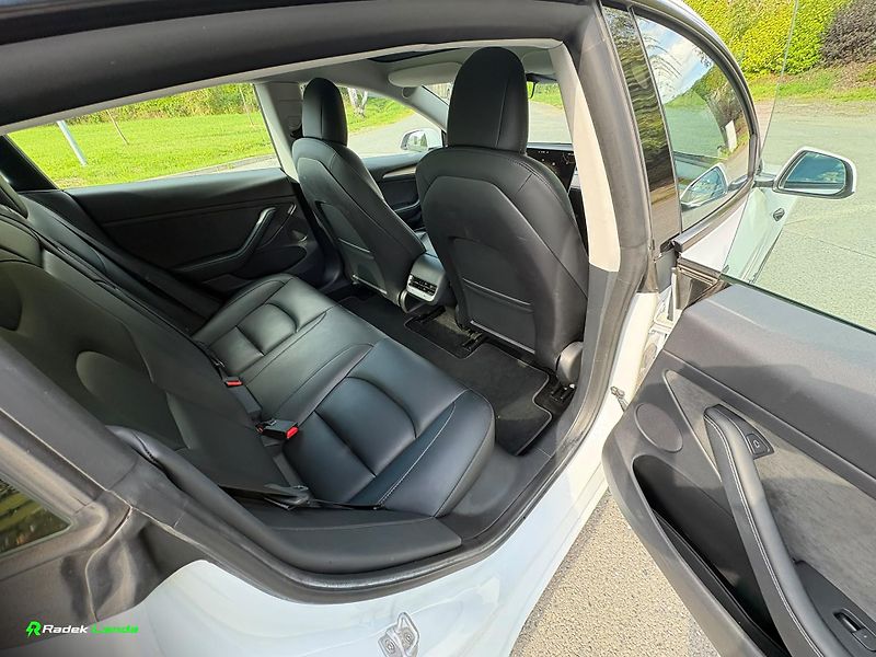 Tesla Model 3 (2023) AWD, Tažné, Neplátce - fotka 13 z 13