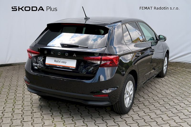 Škoda Fabia (2024) Top Selection 1,0 TSi / 85 kW - fotka 2 z 31