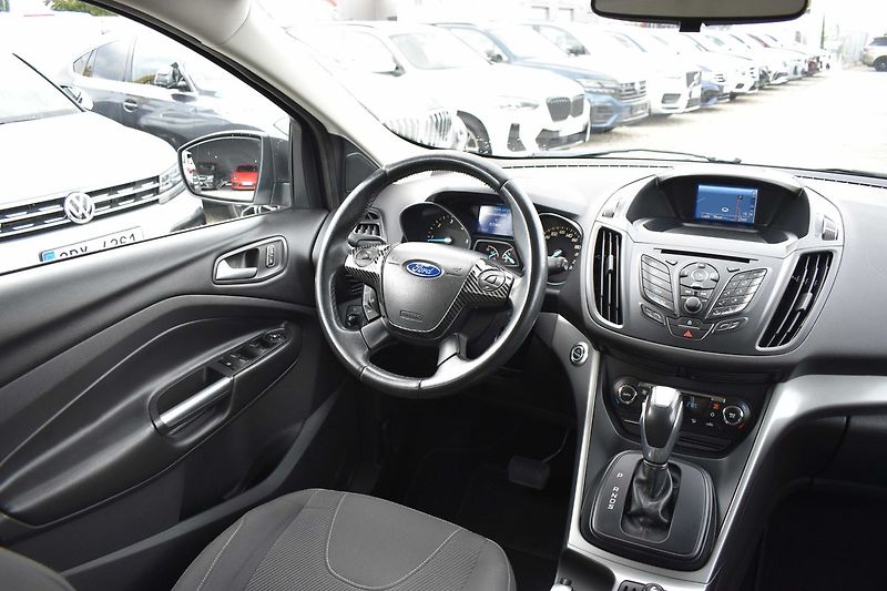 Ford Kuga 2.0 TDCi 103kW 4x4*AUTOMAT* - fotka 8 z 34