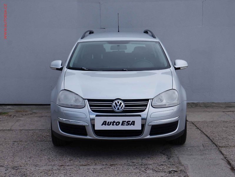 Volkswagen Golf (2009) 1.6i, 2.maj, AC - fotka 2 z 14