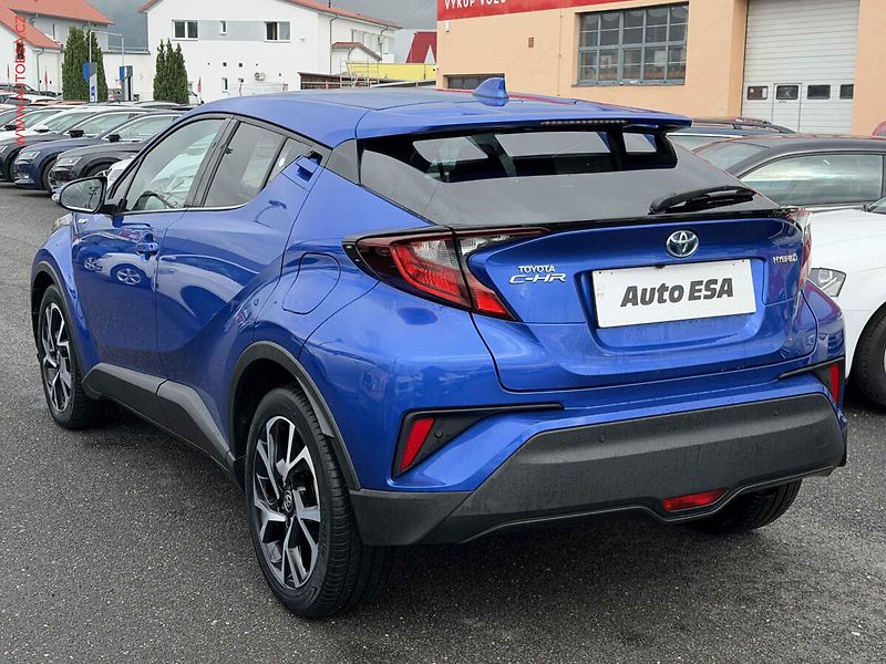 Toyota C-HR (2020) 1.8VVT-i Hybrid, 1.maj,ČR - fotka 6 z 17