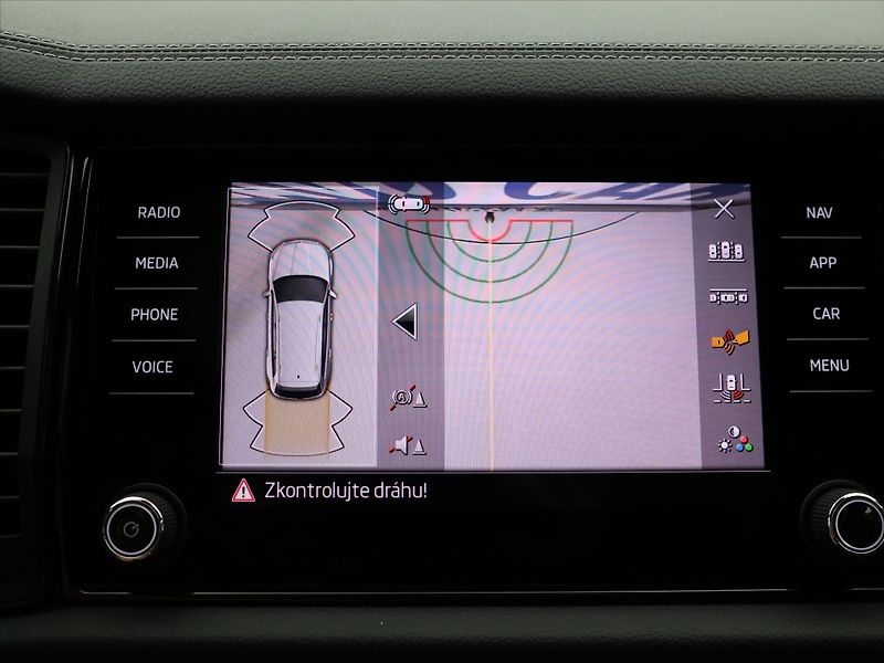 Škoda Kodiaq 2,0 TDI 4x4 DSG Sportline DPH - fotka 28 z 38
