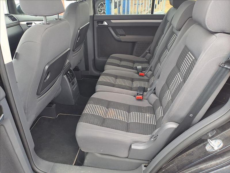 Volkswagen Touran 1,9 TDI KLIMA,TEMPOMAT - fotka 6 z 13