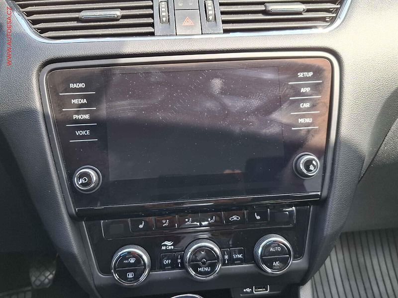 Škoda Octavia (2018) 2.0TDI, ČR, Style, LED - fotka 12 z 18