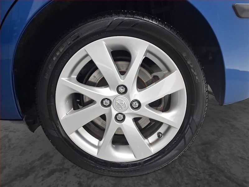 Toyota Yaris (2015) 1.5 Hybrid, Automat - fotka 15 z 16