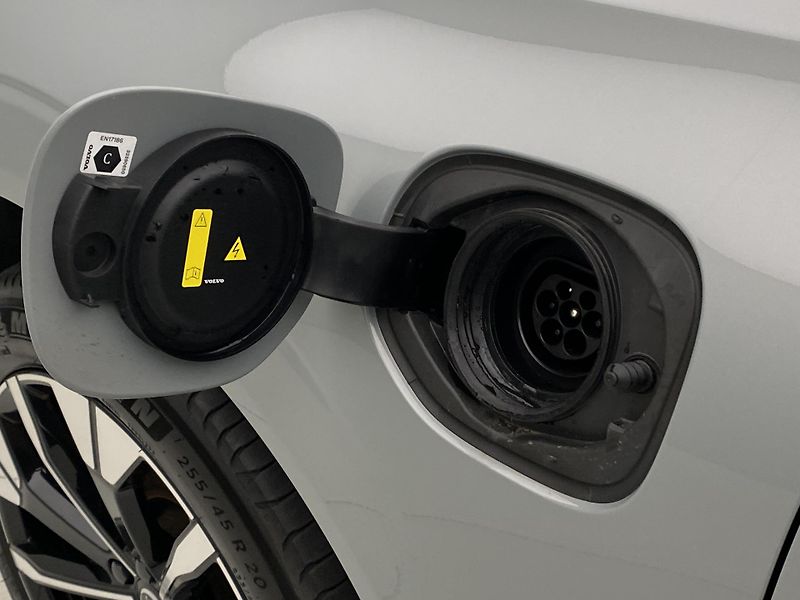 Volvo XC60 T6 AWD RECHARGE DARK PLUS CZ - fotka 37 z 62