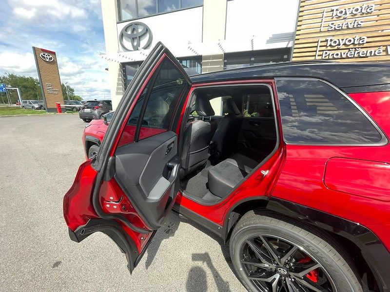 Toyota RAV4 2.5L PHEV CVT 4X4 GR SPORT - fotka 25 z 31