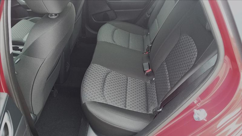 Kia Ceed 1,5 SW T-GDi 7DCT SPIN - fotka 11 z 13