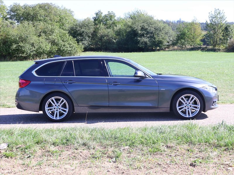 BMW Řada 3 2,0 320d xDrive 140kW Sport - fotka 8 z 32
