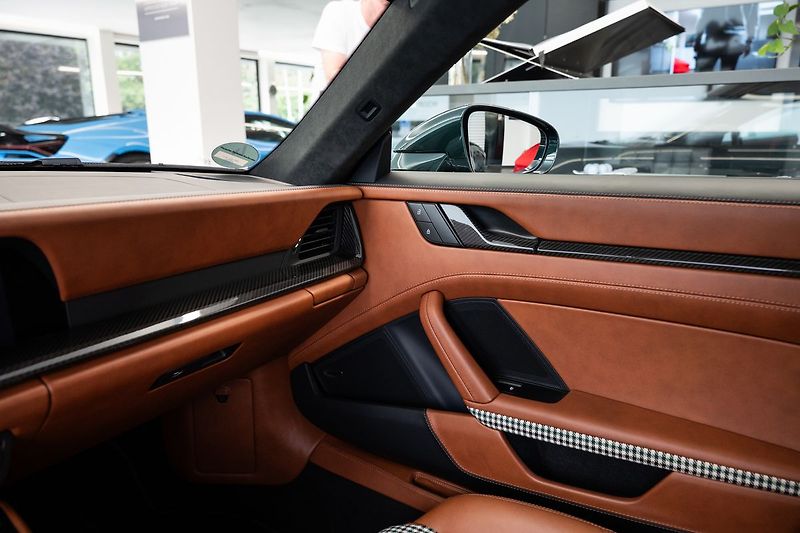 Porsche 911 TECHART 911 GT3 Touring (992.2 - fotka 18 z 32