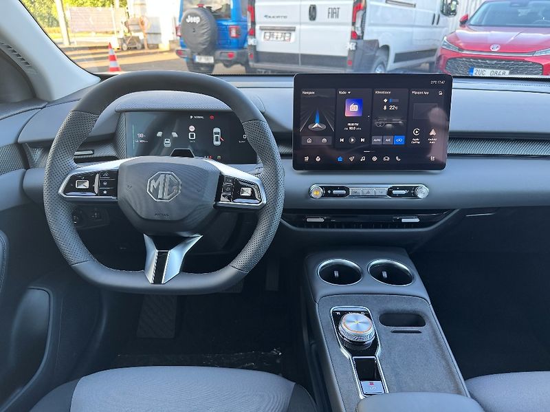 MG MGS5 EV (2026) Emotion (49 kWh) - fotka 18 z 40
