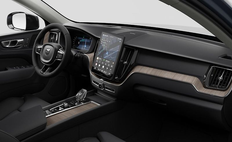 Volvo XC60 (2026) B5 AWD PLUS DARK - fotka 9 z 15