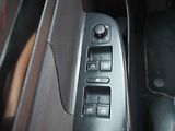 Volkswagen Golf (2010) 1.6TDi, Klima - náhled 12