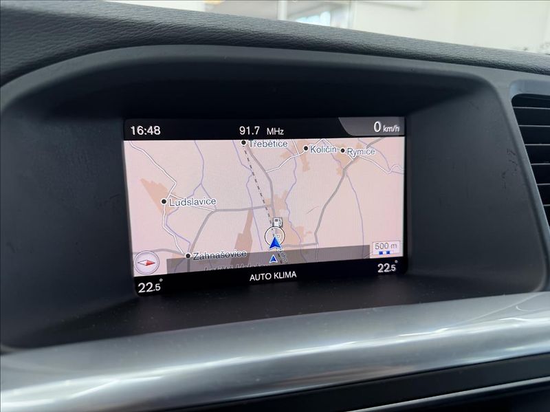 Volvo V60 2,0 D, Automat, pouze 93tkm - fotka 17 z 29