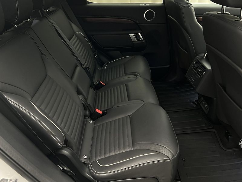 Land Rover Discovery D250 DYNAMIC HSE AWD AUT CZ - fotka 22 z 58