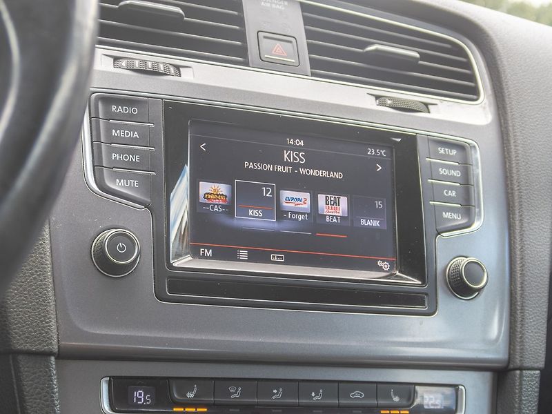 Volkswagen Golf (2014) 1.6TDI 77KW – 2x KOLA - fotka 19 z 40