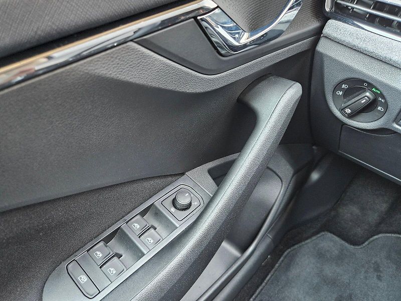 Škoda Kamiq (2025) SELEC TSI 85/1.0 M6F - fotka 20 z 25