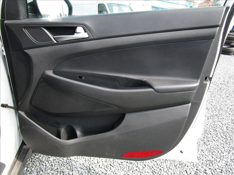 Hyundai Tucson 1.6T-GDi, aut. klima, 1. maj. - fotka 22 z 40