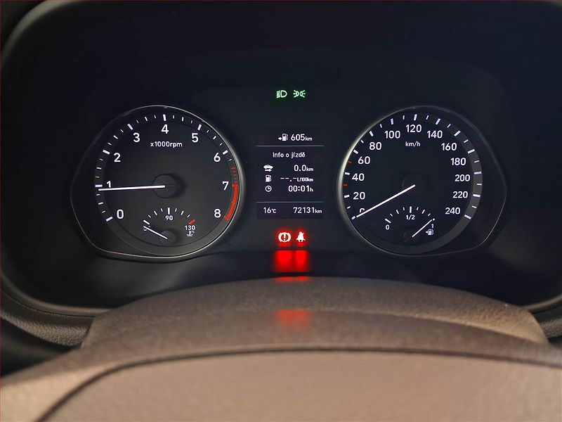 Hyundai i30 (2018) 1.4 T-GDI, ČR,1.maj - fotka 11 z 17