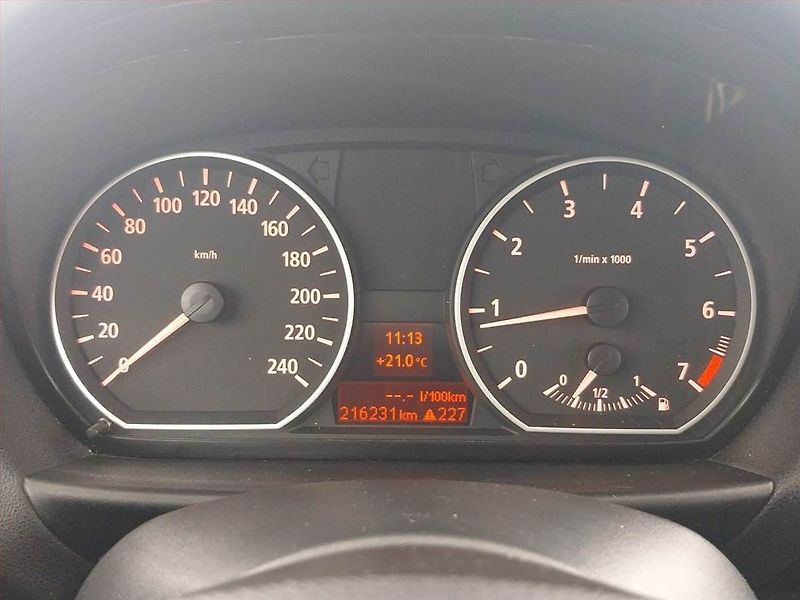 BMW Řada 1 (2006) 116i, po STK, jezdí výborně - fotka 11 z 15