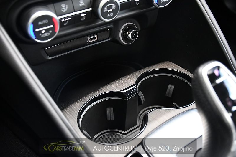 Alfa Romeo Giulia 2.2JTDm 154kw Ti - fotka 32 z 53