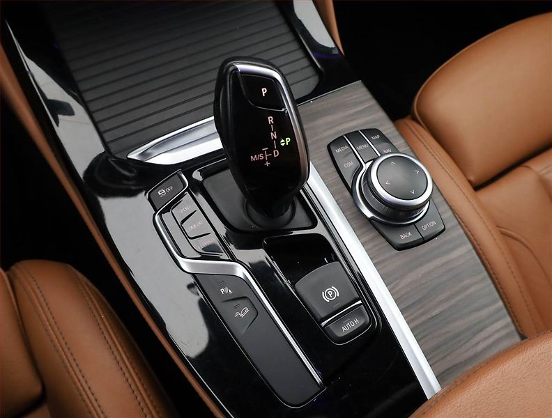 BMW X4 (2019) M Paket X xDrive25d - fotka 12 z 19