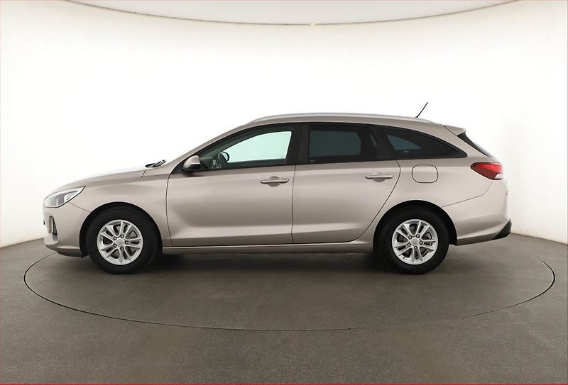 Hyundai i30 (2017) 1.0 T-GDI, Serv.kniha - fotka 3 z 16