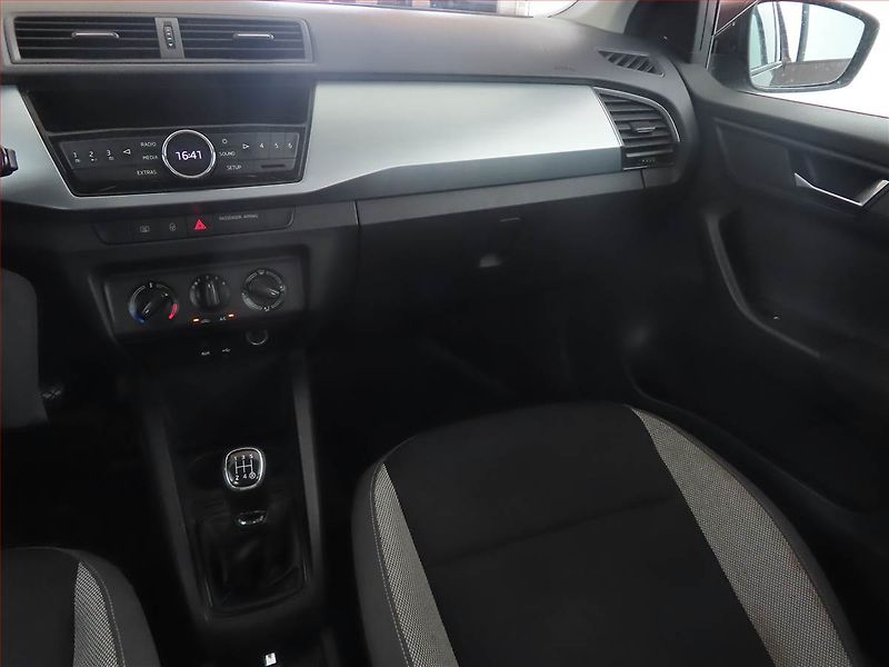 Škoda Fabia (2015) Ambition 1.0, Tempomat - fotka 8 z 14