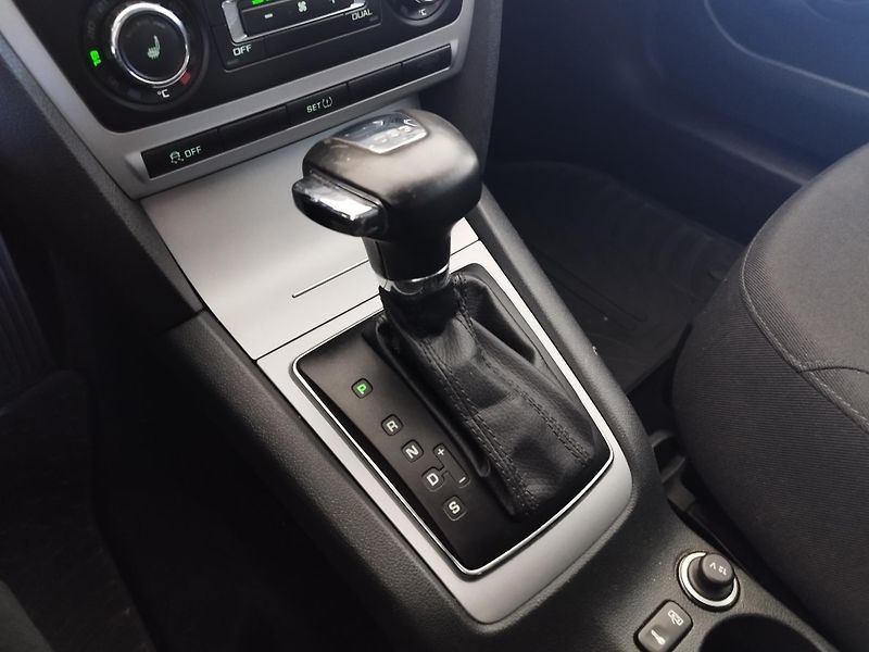 Škoda Octavia (2012) 1,4TSI,90KW,DSG,ALU,AUT.KLIMA - fotka 21 z 28