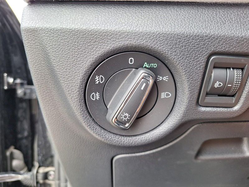 Škoda Kamiq (2025) 1.0 TSI / 85 kW / 6MP / TOP SE - fotka 17 z 30