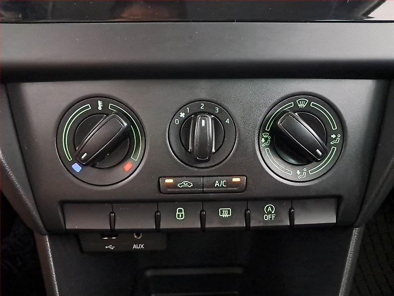 Škoda Rapid (2015) Spaceback 1.2 TSI - fotka 13 z 20