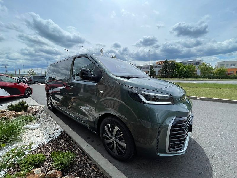 Toyota ProAce Verso 2.2D 180HP 8A/T VIP 6 - fotka 8 z 30