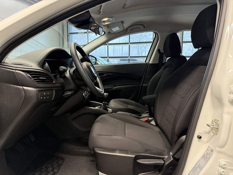Fiat Tipo (2025) Sedan 1.6 MultiJet 130k MAN6 B - fotka 17 z 22