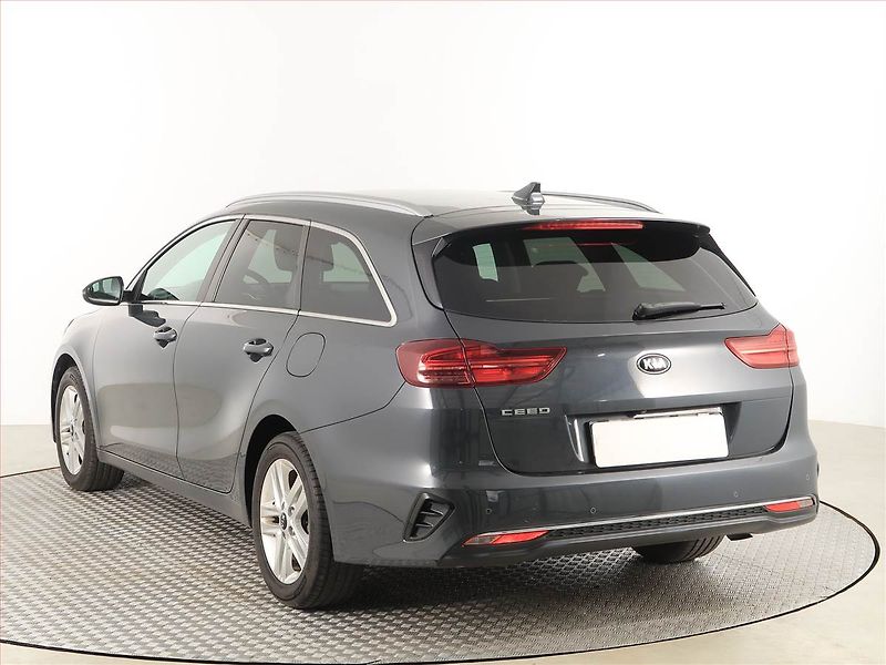 Kia Ceed (2020) Gold 1.6 CRDi, Automat - fotka 4 z 18