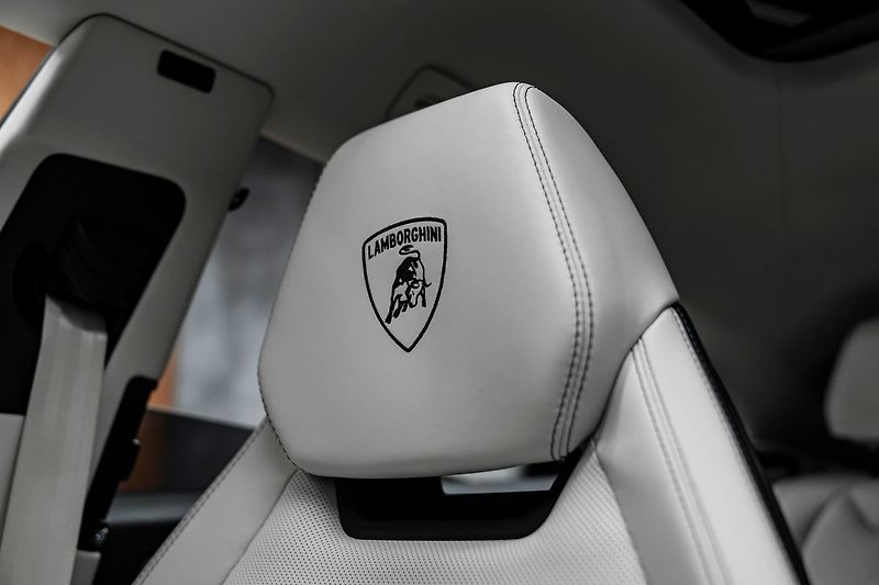 Lamborghini Urus - fotka 11 z 34