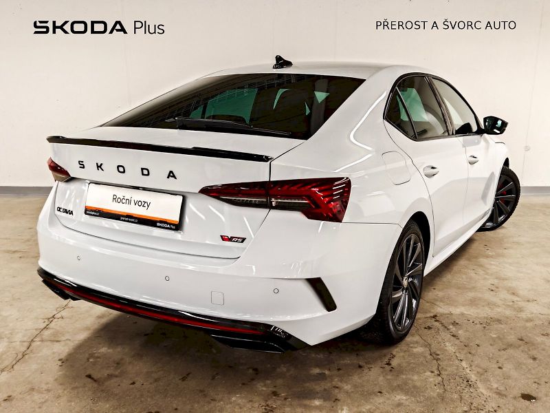 Škoda Octavia (2024) 2.0 TSI 195 kW DSG RS - fotka 2 z 31