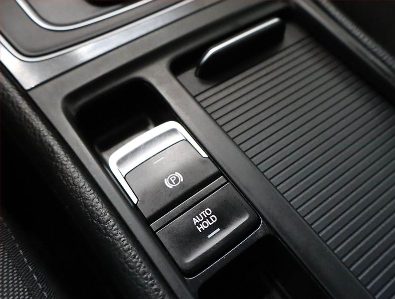 Volkswagen Golf (2017) Comfortline 2.0 TDI, Automat - fotka 21 z 24