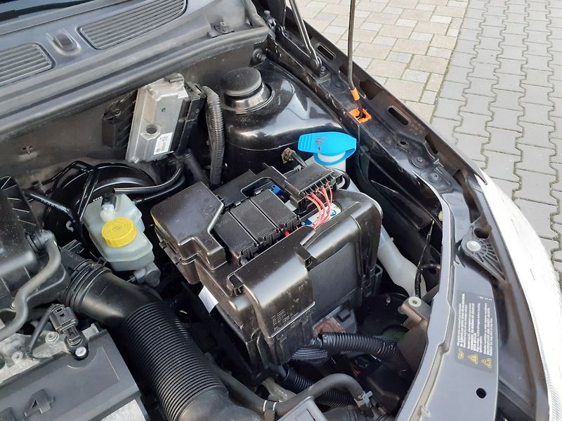 Škoda Fabia (2009) KOMBI 1.4 16V - fotka 22 z 25