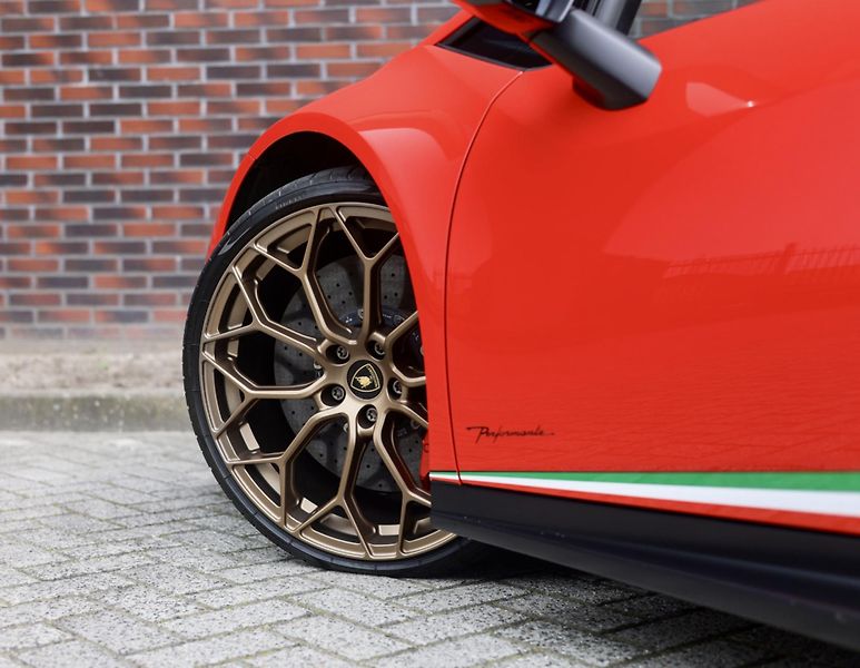 Lamborghini Huracán (2018) Spyder Performante Misano Red  - fotka 18 z 61