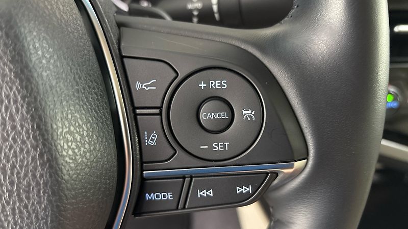 Toyota Camry 2.5 Hybrid AUT Executive - fotka 14 z 29