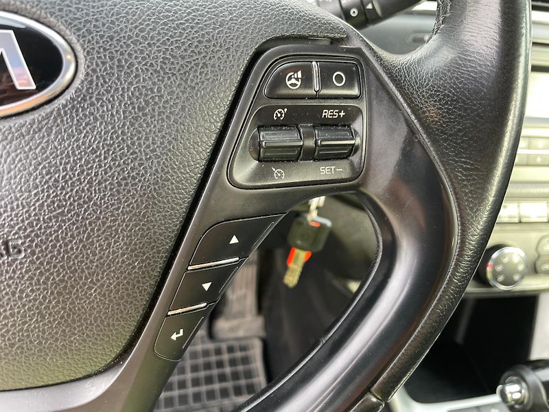 Kia Ceed 1,6 CRDi 100kW AUTOMAT - fotka 21 z 24